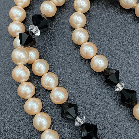 Eccentric Glam Vintage Glass Pearl and Rhinestone Hook Clasp Necklace - Picture 7 of 12